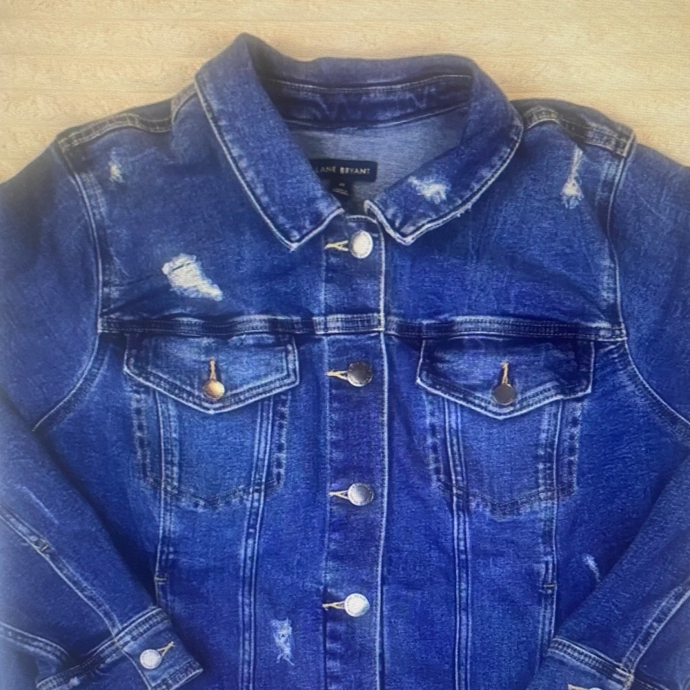 Lane Bryant women Blue Distressed Denim Trucker Plus Size 22 Stretch